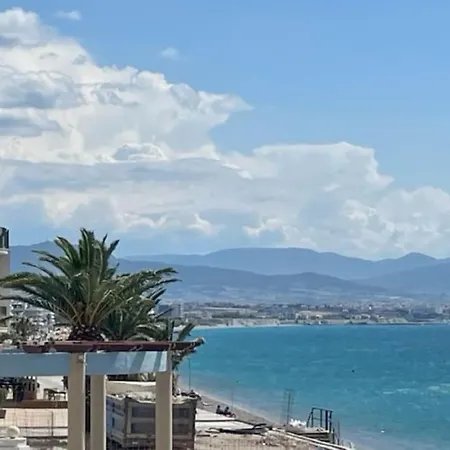 Modern Beachfront Mamizona *