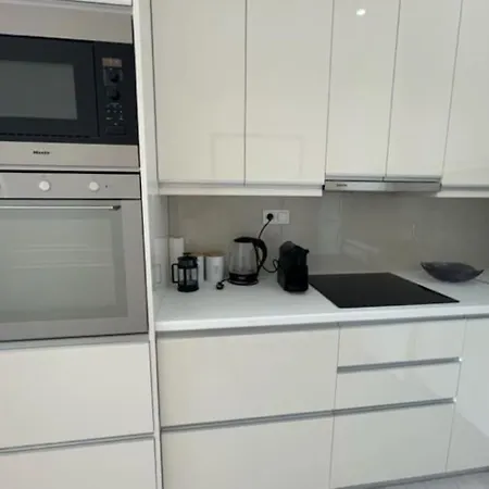 דירה Modern Beachfront Mamizona