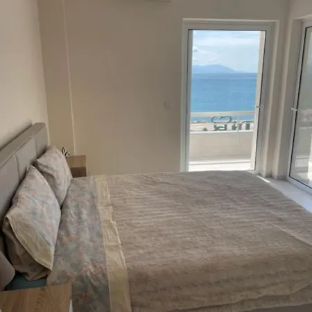 דירה Modern Beachfront Mamizona