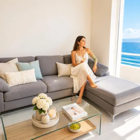 דירה Modern Beachfront Mamizona