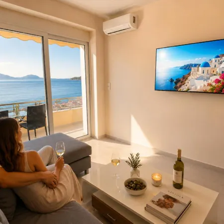 Modern Beachfront Mamizona דירה