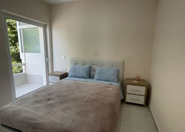 Modern Beachfront Mamizona Apartman