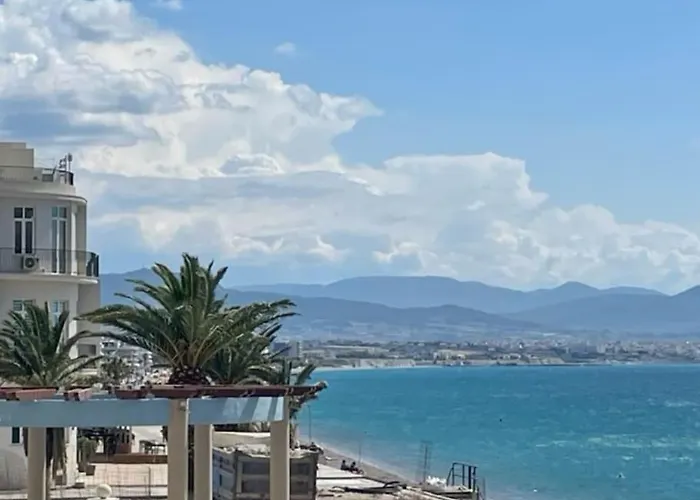 Modern Beachfront Mamizona *