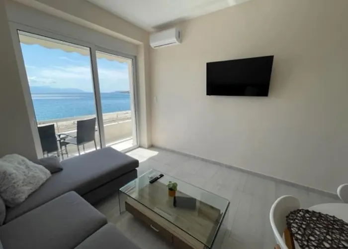 Modern Beachfront Mamizona Loutráki