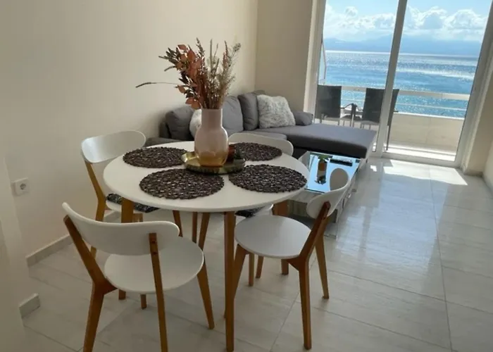 Modern Beachfront Mamizona Apartament *